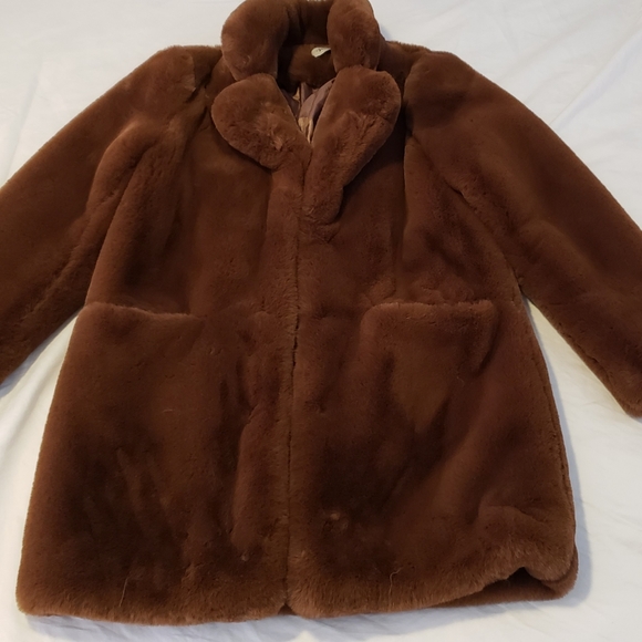 Faux fur coat - Picture 1 of 5